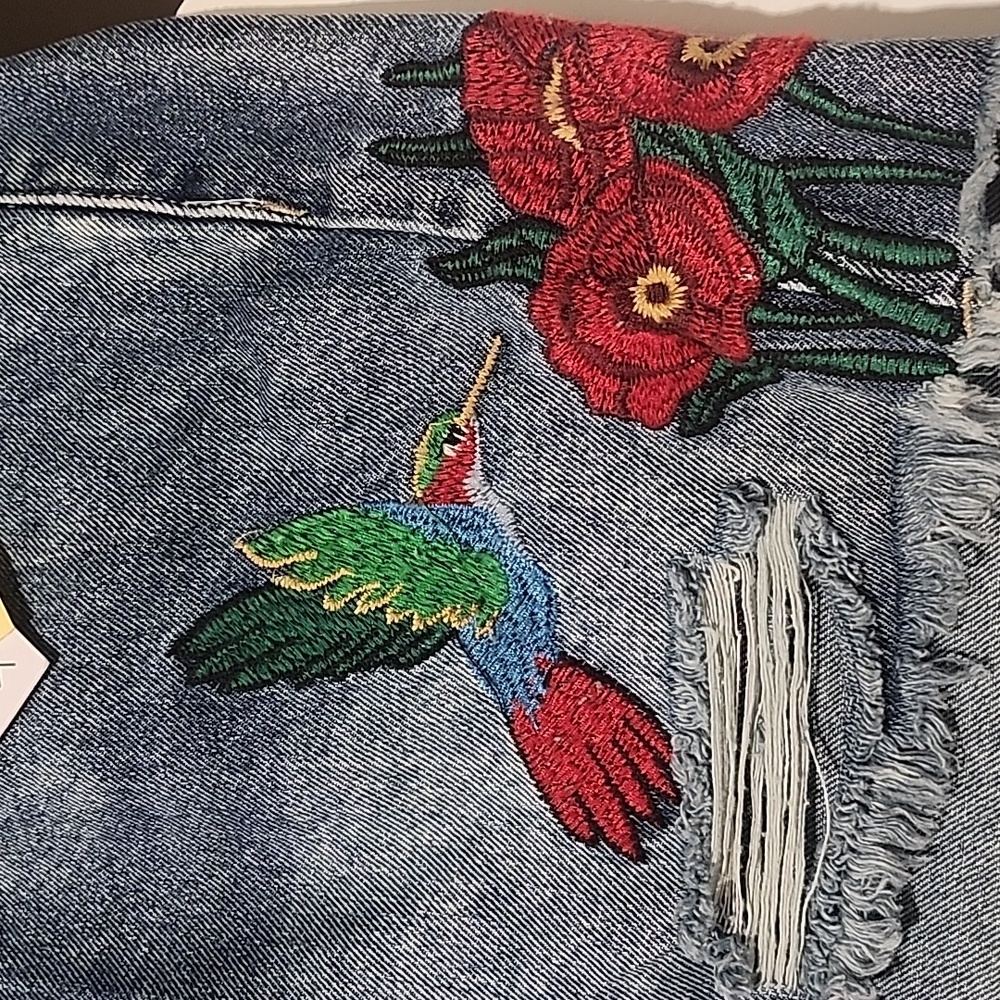 Denim shorts - Picture 3 of 4